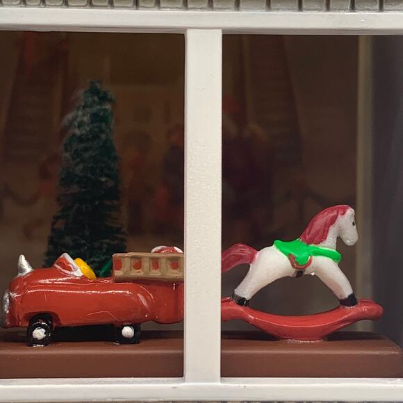 Hallmark Keepsake Korners 2017 Tannenbaum's Department Store Ornament in Box - Picture 5 of 6